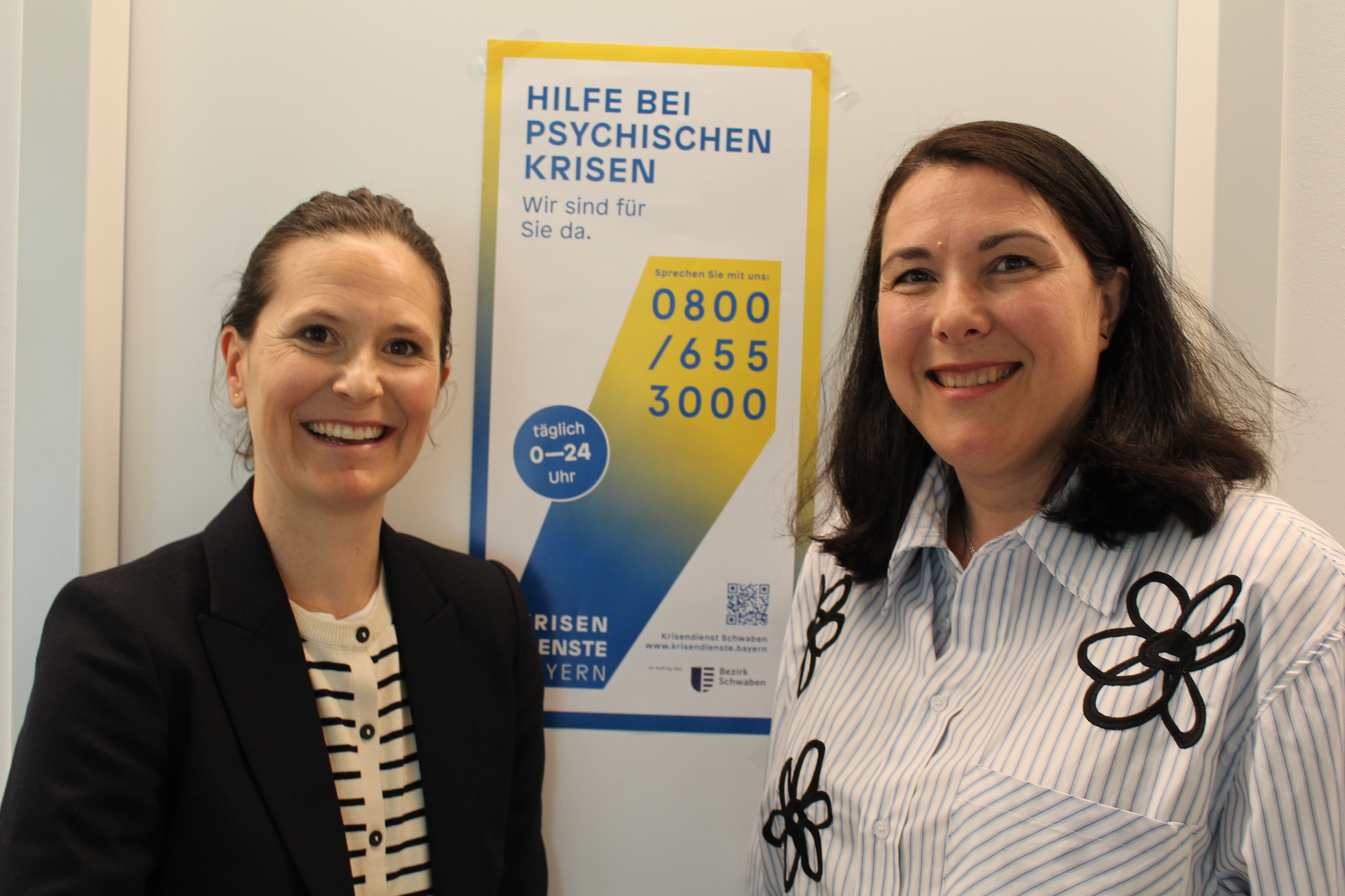 Dr. med. Lena Grüber (links) und Victoria Kramer bilden die Doppelspitze der Leitstelle des Krisendienstes Schwaben